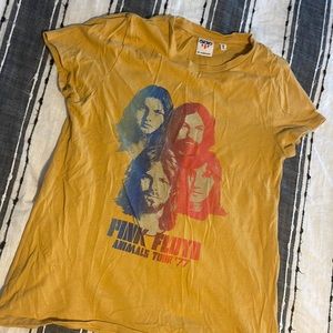 Pink Floyd shirt